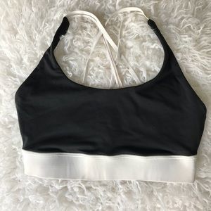 Victoria’s Secret VSCO sport bra black & white sml